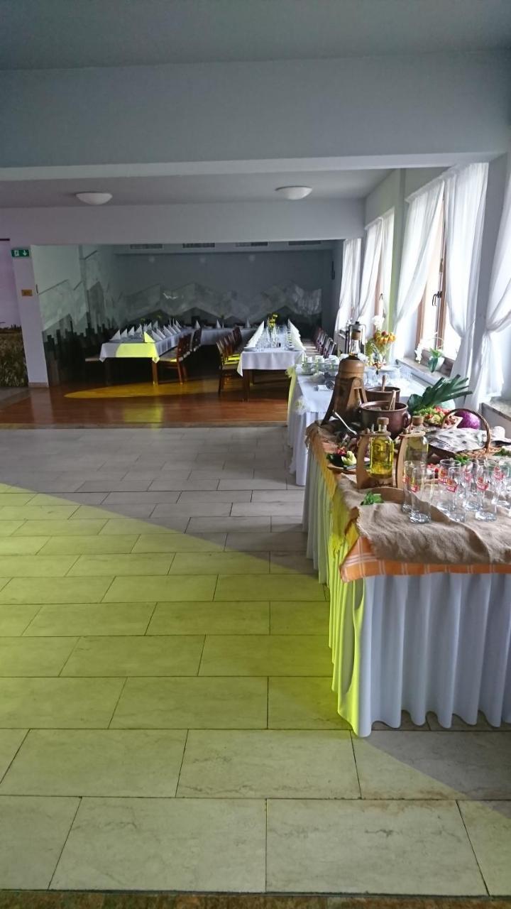 Osrodek Sportu I Rekreacji Gora Kamiensk Hotel Ozga ภายนอก รูปภาพ